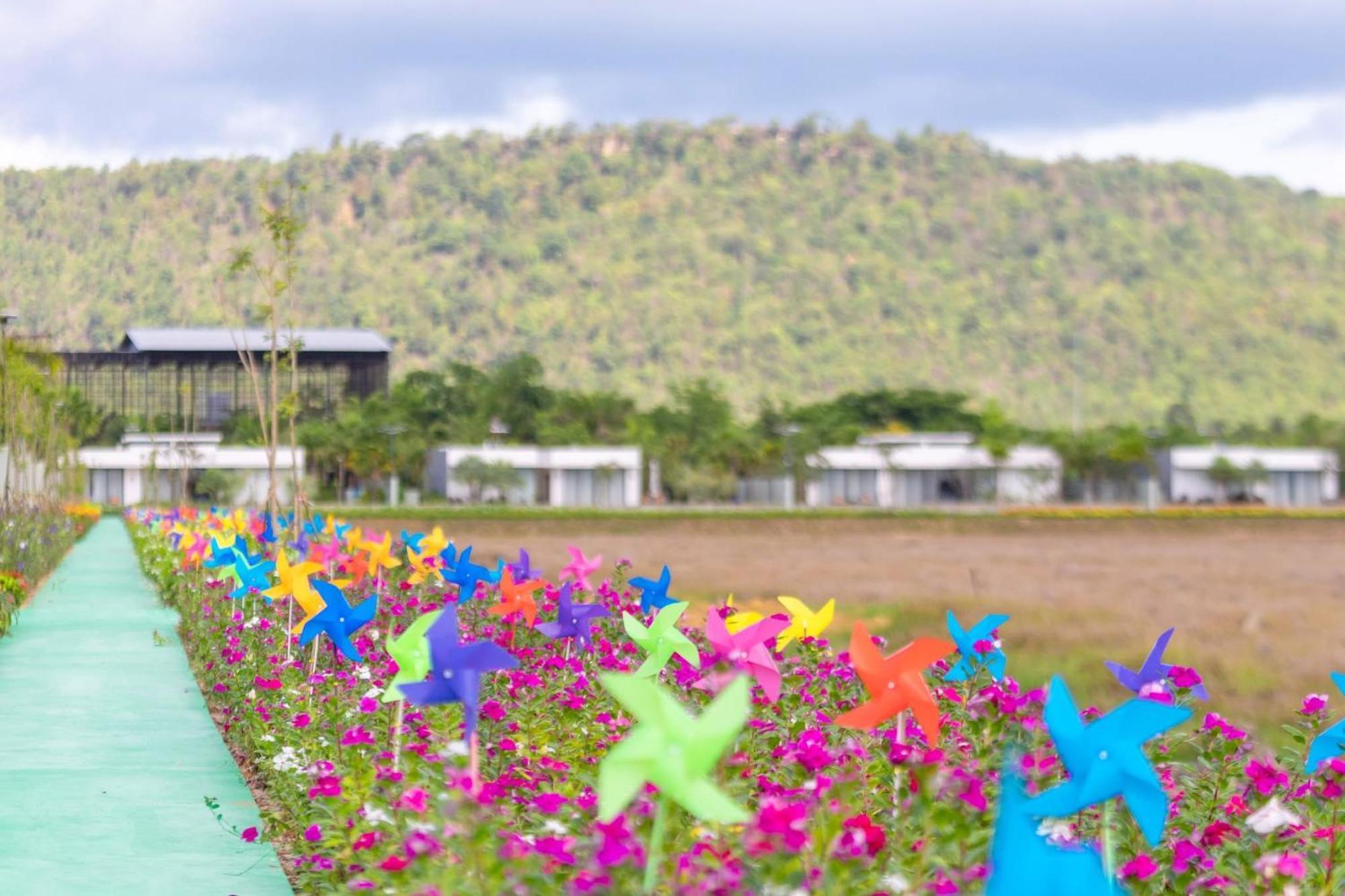 Wonderland Suites And Resort Sihanoukville Exterior photo